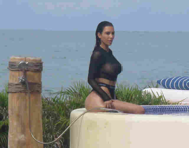 Kim Kardashian fotoğraf çekiminde