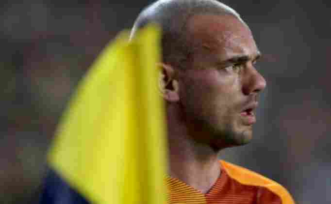 Sneijder son düdüğü beklemedi!